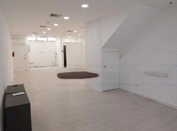 North Bridge Centre (D7), Retail #456616961